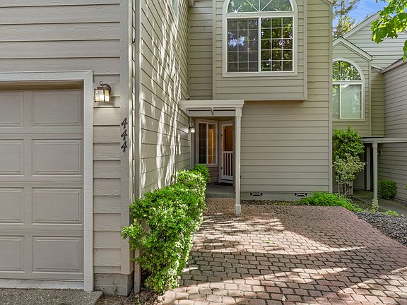 3rd image of 444 Lori Ln