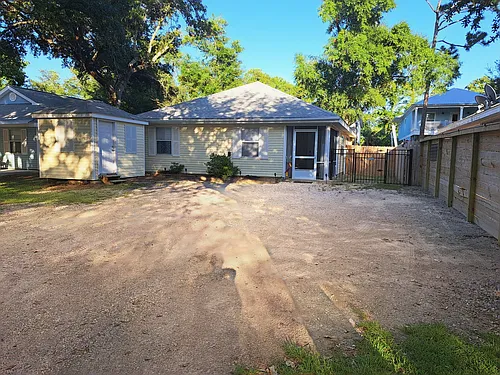 5338 Bay Dr Photo 1