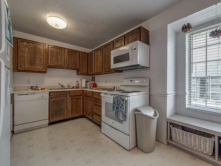 724 W 1720 N #312 — Photo 2
