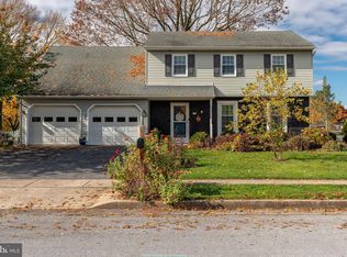 812 Apple Dr, Wyomissing, PA