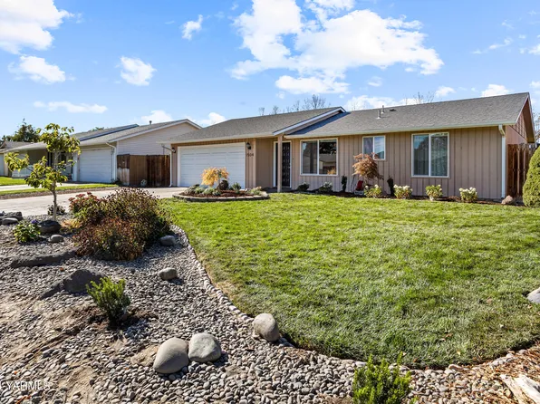 1504 S 74th Ave, Yakima, WA 98908