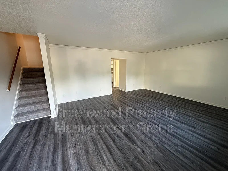 3 bed, 2.5 bath, 1344 sqft, $1,800 — Photo 3