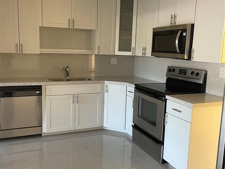8947 SW 149th Pl — Photo 3