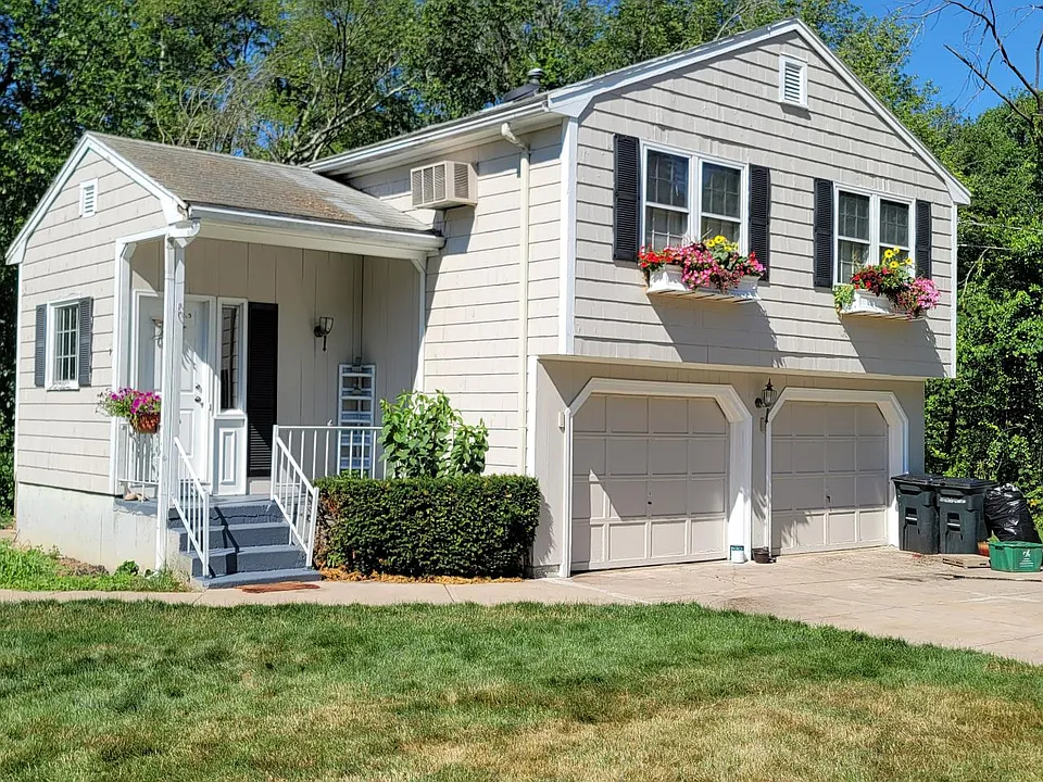 16 Maud Graham Cir #16B