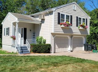 16 Maud Graham Cir #16B, Burlington, MA 01803