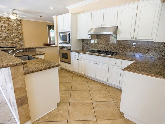 3rd image of 27400 Westover Way