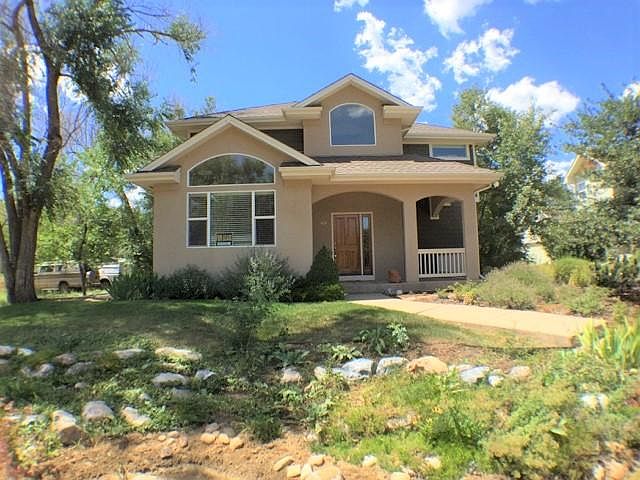 Beautiful Front Deck mature Landscaping. Landlord takes care of mowing!