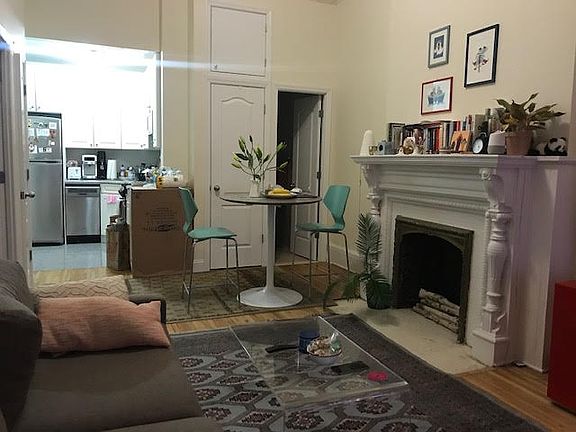 2nd image of 125 W 70th St APT 1A