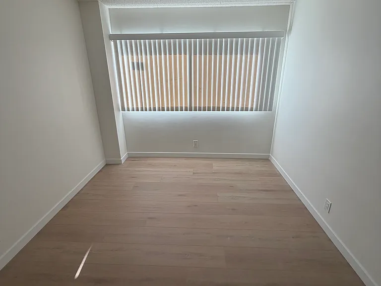 2733 Montrose Ave #7 — Photo 26