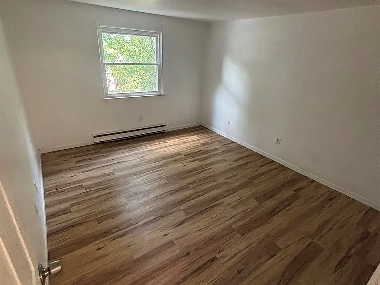 Arbor Heights — Photo 2