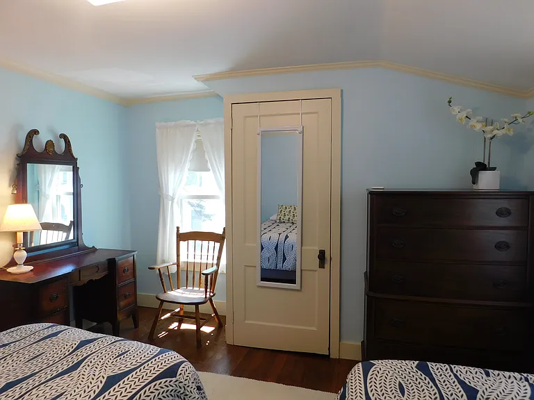 70 E Grand Ave — Photo 64