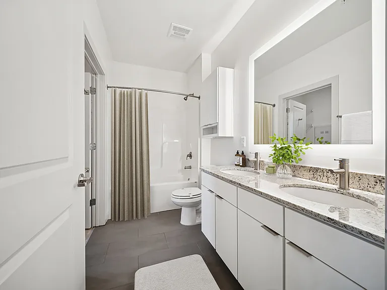 Circ Apartments — Photo 24