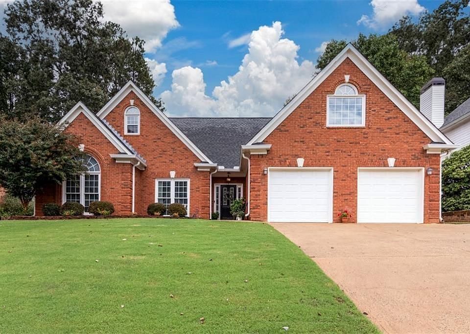 1st image of 380 Sweet Ivy Ln