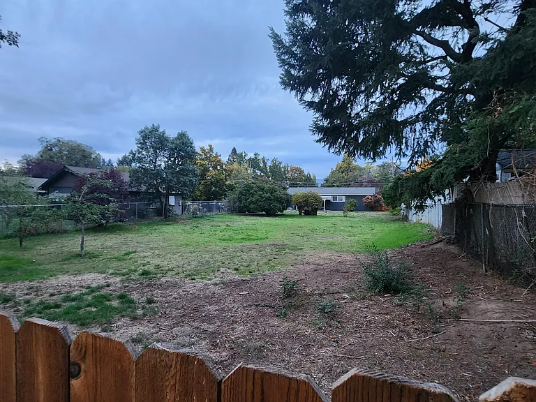 1485 SE Portola Dr — Photo 16