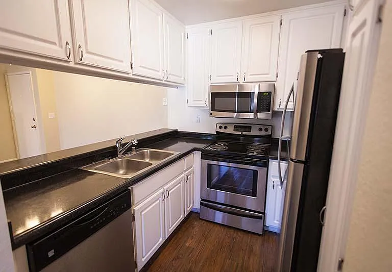 Laurel Grove — Photo 12