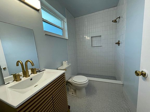 4th image of 1401 N N St
