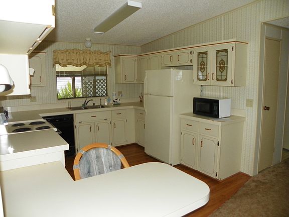 2nd image of 6080 Palm Breezes Dr
