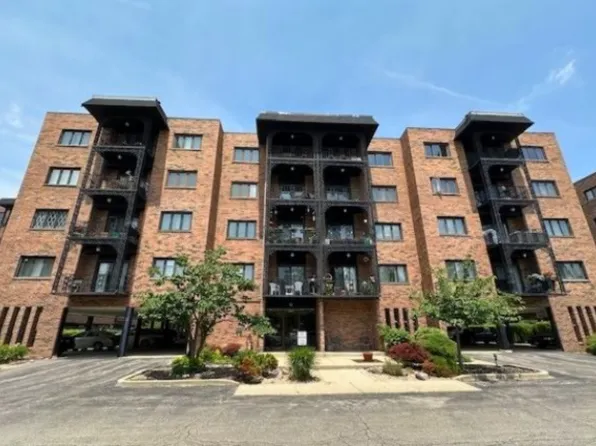 9374 Landings Ln Unit 404, Des Plaines, IL 60016