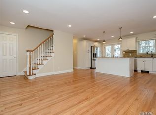 2414 Aberdeen St, East Meadow, NY 11554