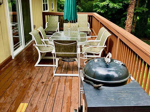 Wraparound deck, 70 linear Ft.