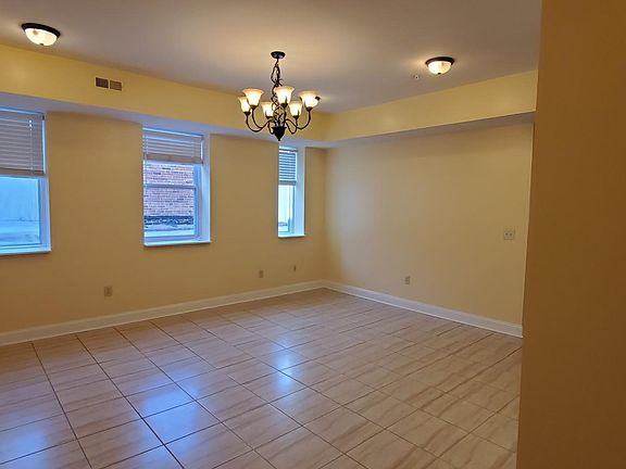 3rd image of 422 W Franklin St #1B