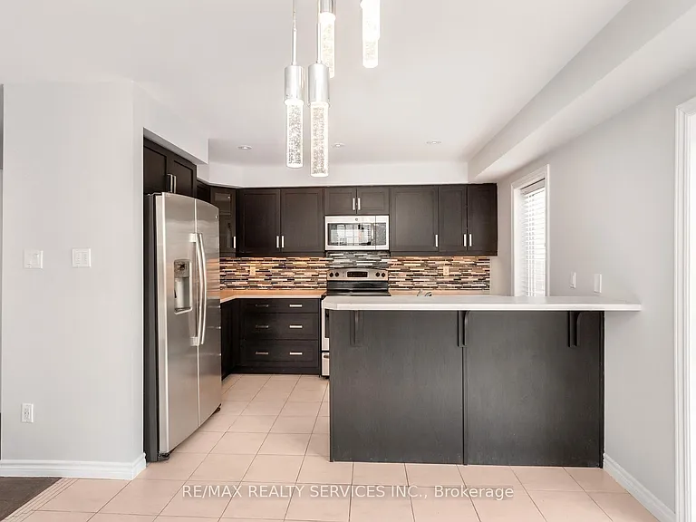 21 Dorchester Ter — Photo 17