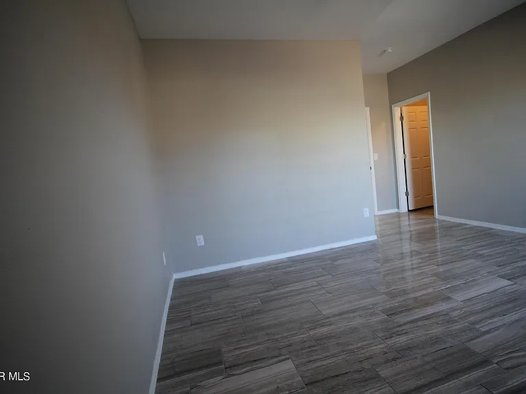 517 Val Verde St #B — Photo 36