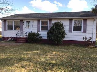 40 Farmstead Cir, Bloomfield, CT 06002