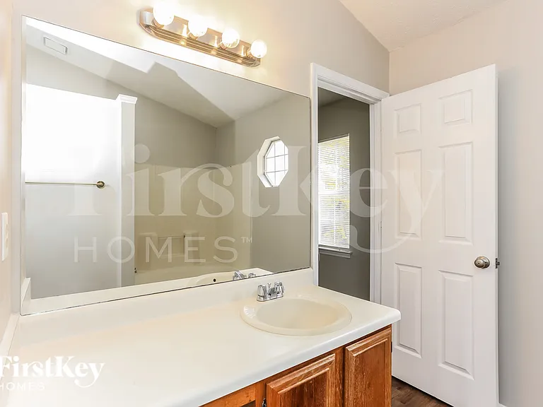 1717 Bertram Ln SW — Photo 12