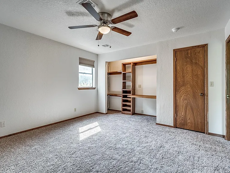 1111 Robin Hood Ln — Photo 15