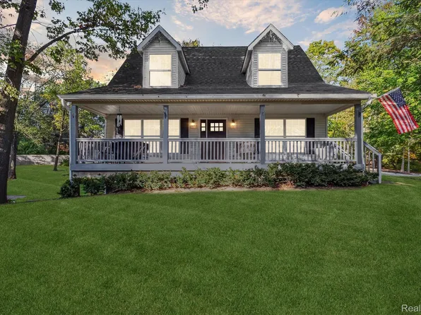 1781 Gulley Rd, Howell, MI 48843