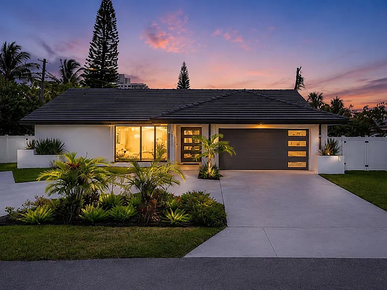 1291 Bimini Ln — Photo 2