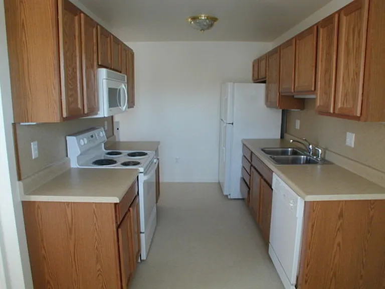 1810-20 Edgewater Ave — Photo 3