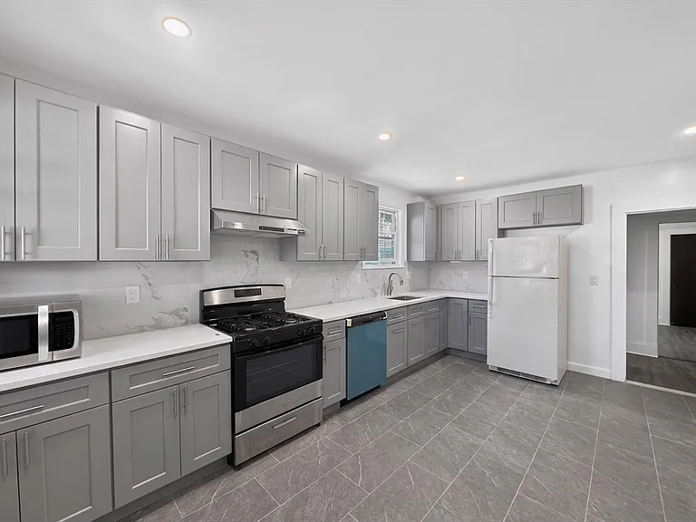 20-22 Euclid Ave #20 — Photo 16