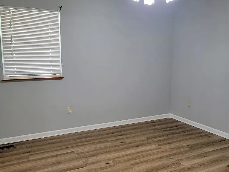 873 Oakmont Dr — Photo 12