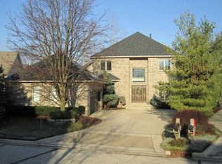 9790 Oxford Cir, Powell, OH 43065