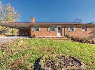 318 Hazelwood Dr, Statesville, NC 28625