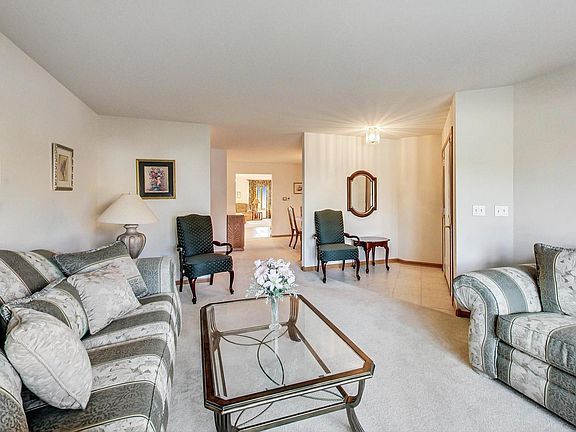 5th image of 5429 Foxwoods Dr