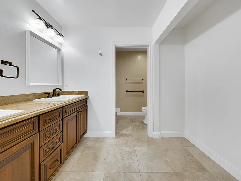 7750 Perlite Ave — Photo 18
