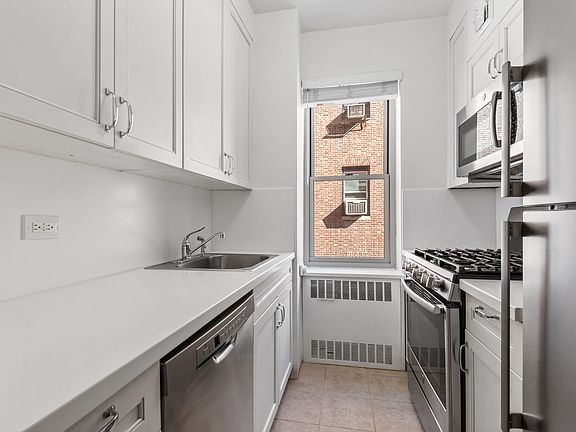 5th image of 40 Park Ave APT 14A