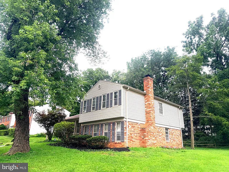 8626 Bunnell Dr — Photo 2