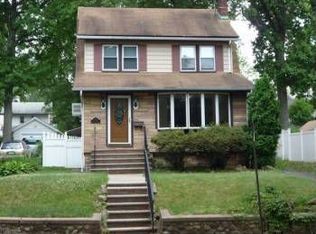 1157 Queen Anne Rd, Teaneck, NJ 07666