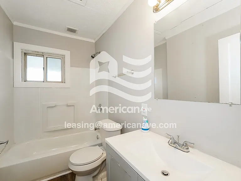 1016534_014_bathroom_13867857.jpg