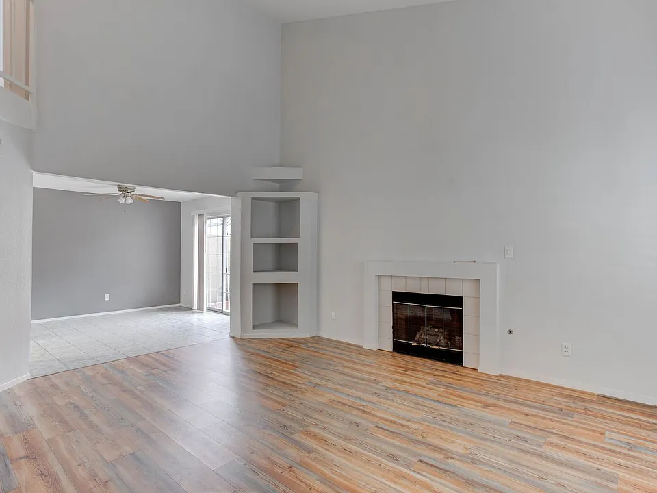 690 Ambling Gait Ave