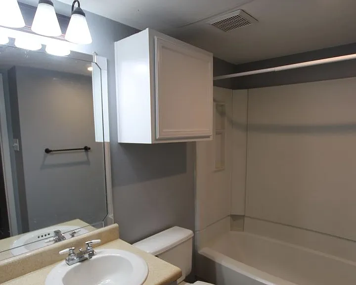 Heritage West Apartments — Photo 34