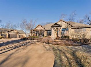 18222 Aberdeen St, Stilwell, KS 66085