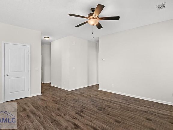 4th image of 145 Sunflower Cir NE