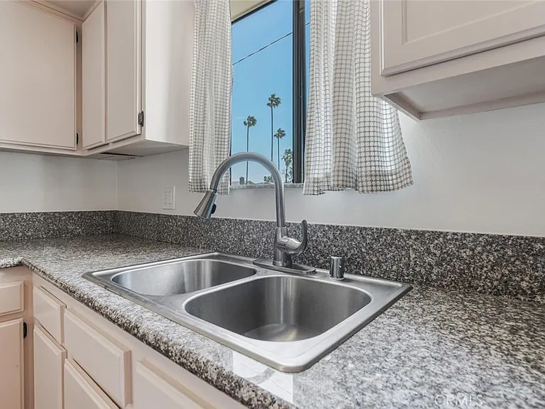 1129 Linden Ave #5 — Photo 12