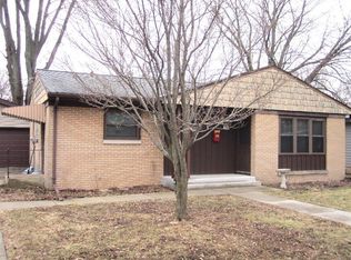 W66N432 Kennedy Ave, Cedarburg, WI 53012