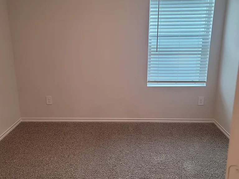 1117 Northfield Dr — Photo 17